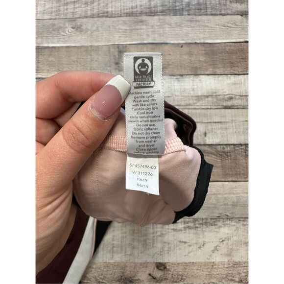 Athleta Velocity Stash Pocket Colorblock Capri Pants Workout Activewear Leggings - Picture 10 of 10